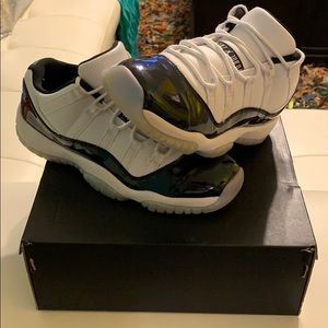 Boys Jordan Retro 11 Low Iridescent